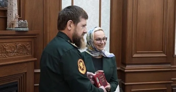 Кадырову вручили орден за вклад в развитие цементной промышленности