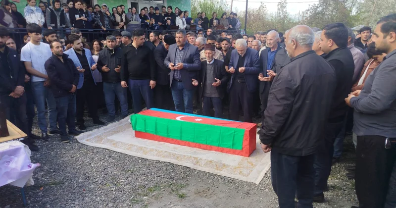 Mina partlayışının qurbanı olan ANAMA nın əməkdaşı dəfn edilib YENİLƏNİB VİDEO