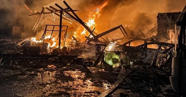 ВС РФ нанесли массированный удар по территории Украины: повреждены жилые здания и порт, есть жертвы