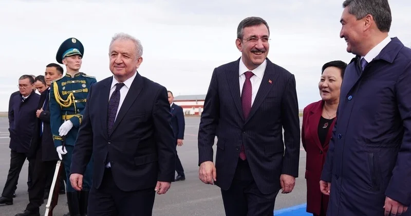 Вице президент Турции прибыл в Казахстан