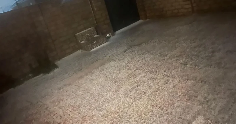 В некоторых частях Баку выпал град ВИДЕО