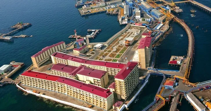 В Каспийском море близ Нефтяных камней утонул рыбак: МЧС Азербайджана ведёт масштабные поиски