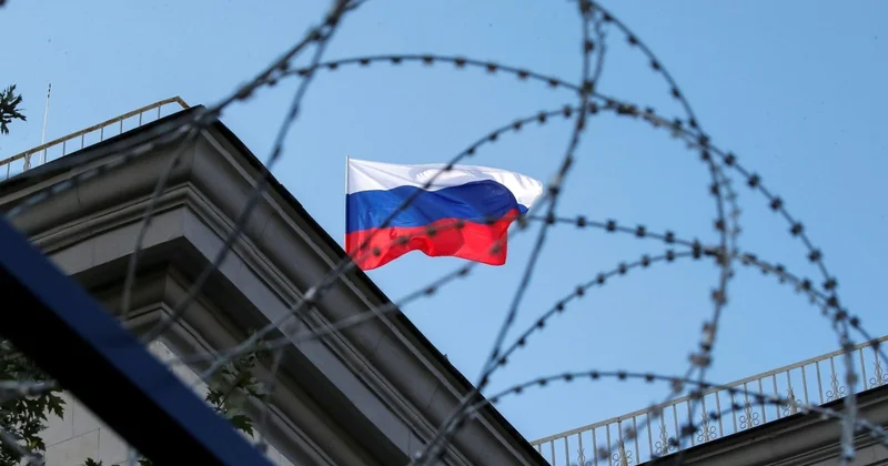 Франция предлагает схватить Россию за горло
