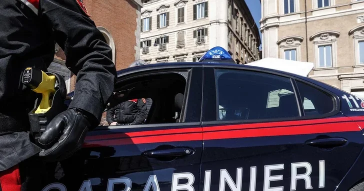 Итальянец избил партнершу и спрятал на террасе после того, как она потеряла сознание