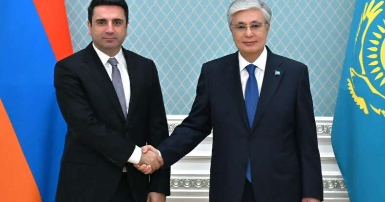 Simonyan Tokayevlə Ermənistan Azərbaycan münasibətlərini müzakirə edib