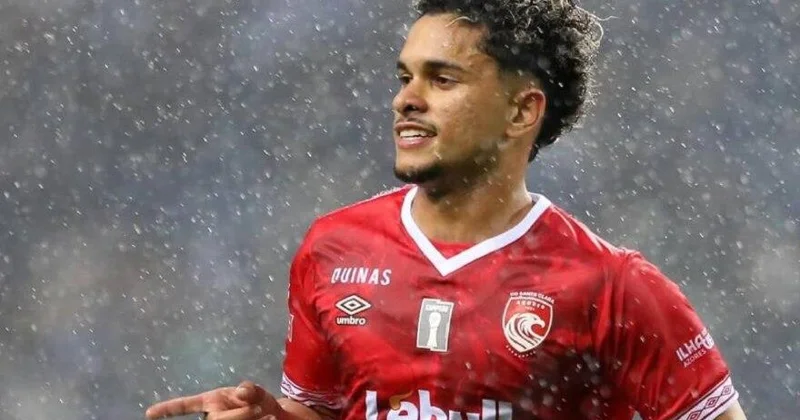 Dünya futbolunda yeni rekord Braziliyalı vinger tarixə düşdü