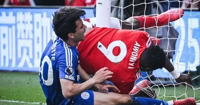 İngiltərə klubunun futbolçusu komaya düşdü