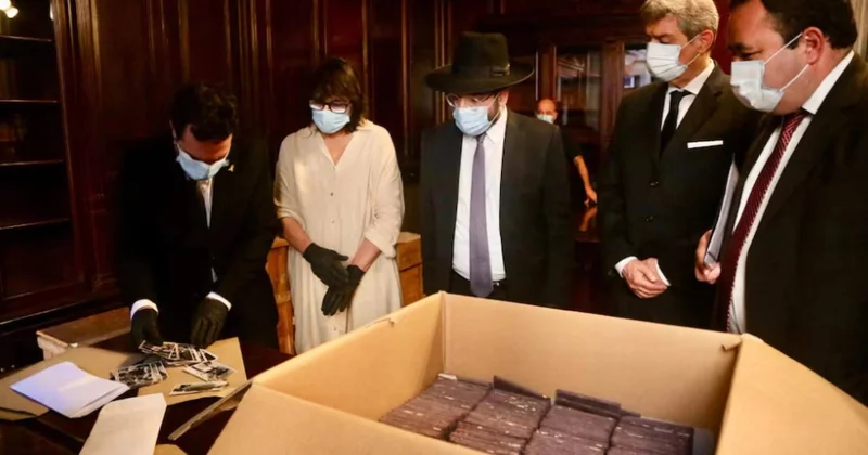 Argentinada 83 qutu nasist materialı tapıldı FOTOLAR