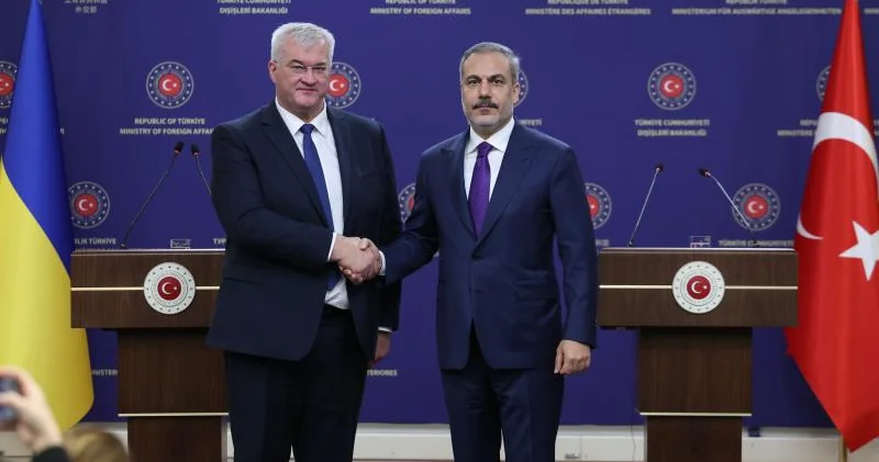 Hakan Fidan Ukrayna XİN başçısı ilə bir araya gəldi Antalyada