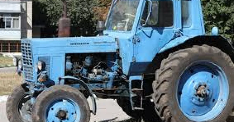 Tərtərdə minik maşını traktora çırpıldı
