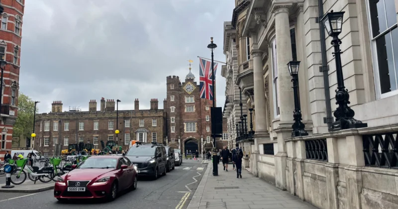 Minlərlə dövlət qulluqçusu Londondan köçürüləcək