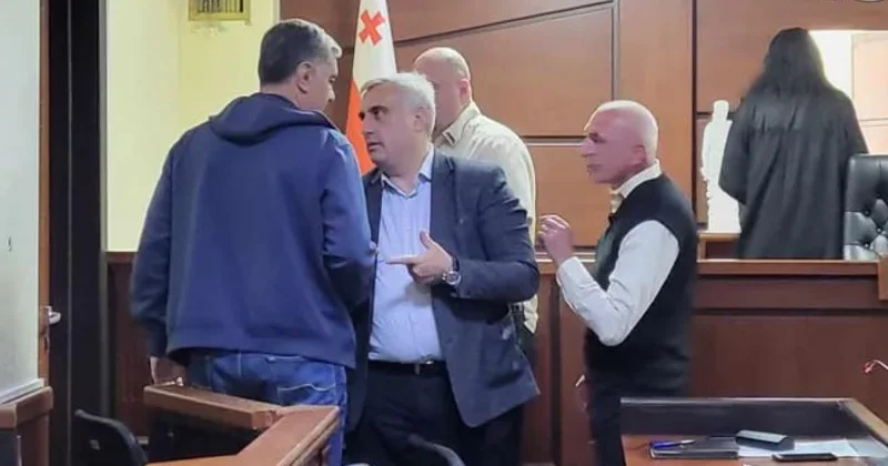 Экс министра обороны Грузии арестовали в зале суда