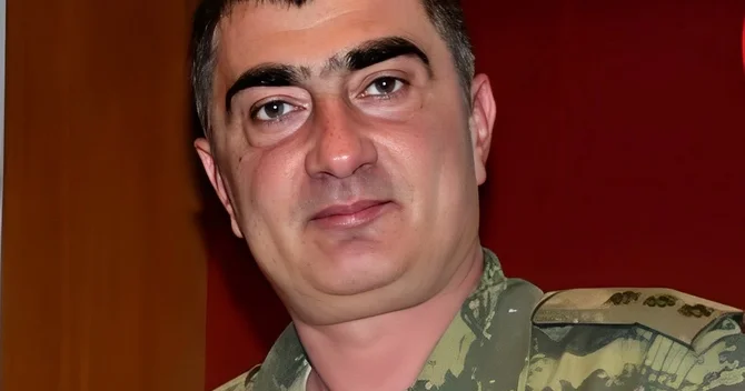Ala bilmədiyi maşına od vuran hərbçinin FOTOSU
