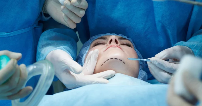 Plastik cərrahların böyük pullar uğrunda yeni savaşı