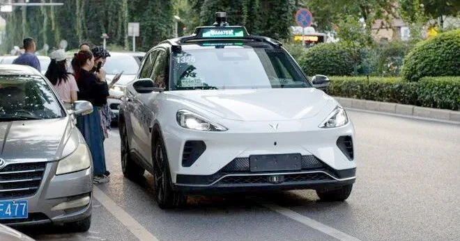 Çin şirkəti sürücüsüz taksi üçün Avropaya açılır