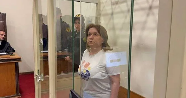 Həbsdə olan TikToker şairə İlhamə Elşadqızı: “Məni dəlixanaya aparırlar, qanımı yoxlatdırırlar, ayıbdır”