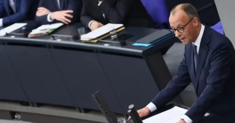Almaniyanın yeni kansleri Bundestaqda ilk çıxışını edib