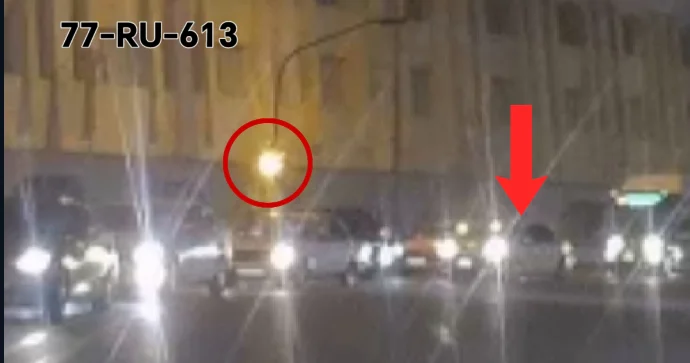Bu sürücü nə qanun bilir, nə də sarı işıq tanıyır: 2 qayda pozdu VİDEO