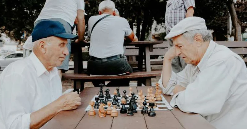 Sosial şəbəkələr yaşlıların sağlamlığına güclü təsir göstərir TƏDQİQAT