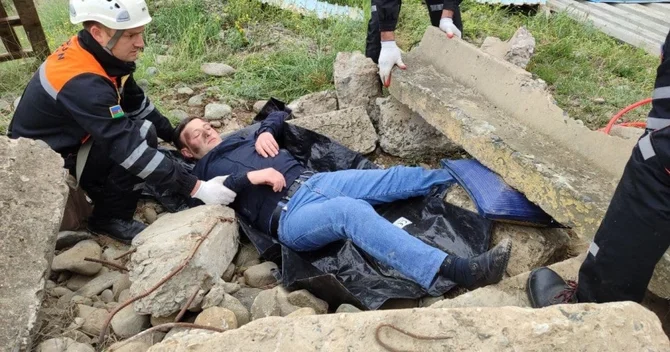 Gəncədə insanlar Uçqun və dağıntılar altından zərərçəkmişlər xilas edildi