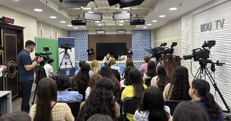 BDU da “Professor Nəsir İmanquliyev dərsləri”: Əməkdar jurnalist Flora Xəlilzadə ilə görüş