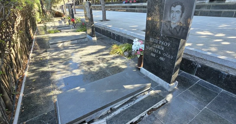 Şəhidlər Xiyabanında məzar daşları dağılıb, baxan yoxdur FOTO