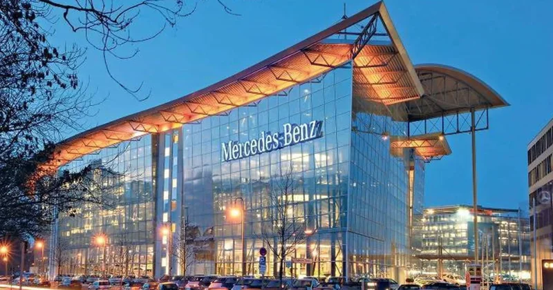 “Mercedes Benz” Berlindəki bütün salonlarını satdı