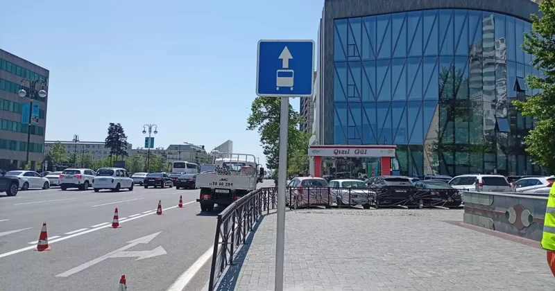 На дорогах Баку начинают работу спецполосы WUF13 ФОТО / КАРТА