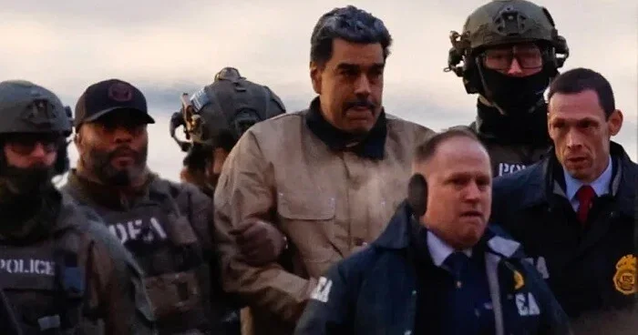 Maduro 18 məhbusla bir kamerada saxlanılır Oğlu