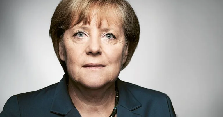 Merkel gecələr qızardılmış kartof YEYİRMİŞ