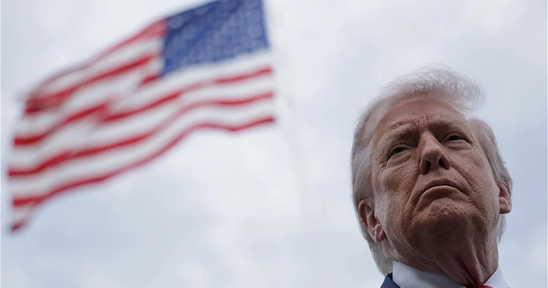 Члены делегации Трампа не взяли личные телефоны в Китай, опасаясь кибератак