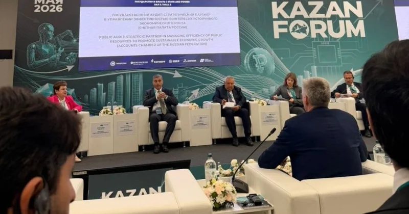 Vüqar Gülməmmədov Rusiyada forumda dövlət auditi sahəsində rəqəmsal inkişaf perspektivləri barədə danışıb