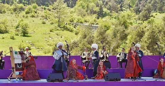 Şuşada “Xarıbülbül” festivalı keçirilir Foto