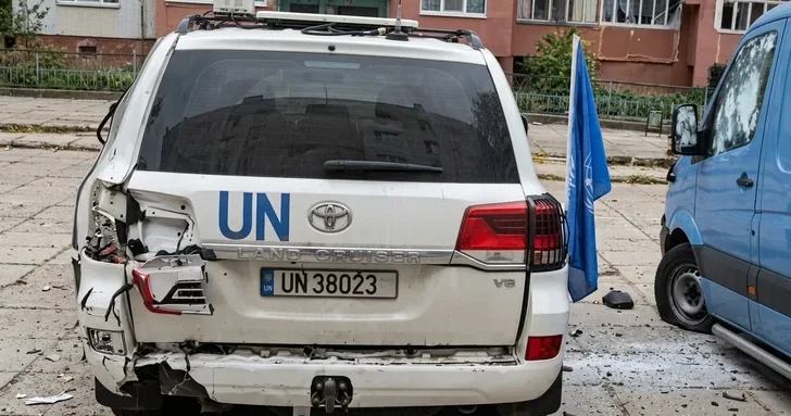 Россия атаковала автомобиль гуманитарной миссии ООН в Украине