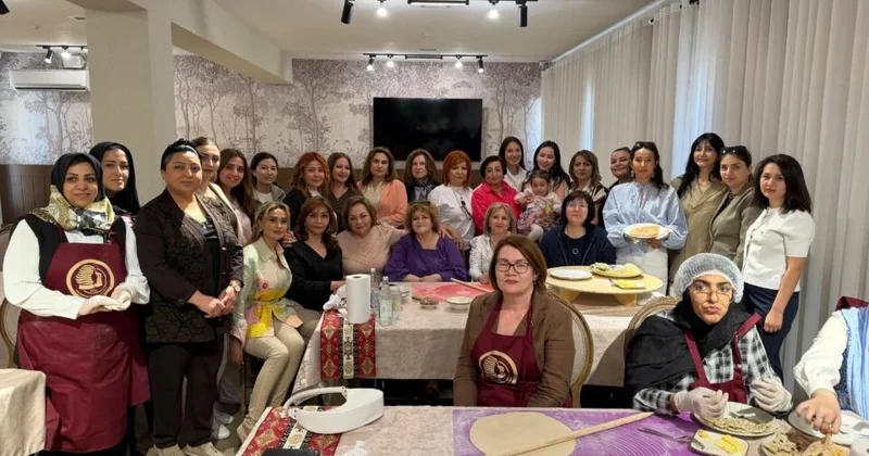 Bakıda səfirlərin xanımları qutab bişirdi