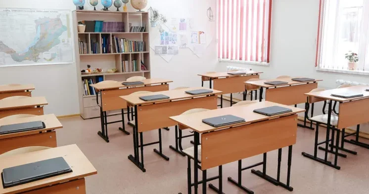 Bakıda məktəbli pəncərədən yıxıldı Araşdırma aparılır