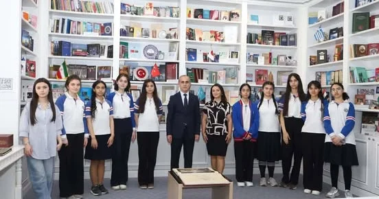 Fizika, riyaziyyat və informatika təmayüllü liseyin şagirdləri Mərkəzi Elmi Kitabxanada olublar