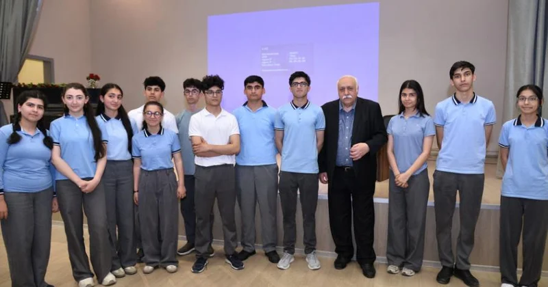 Xalq artisti Eldar Mansurov “Məktəbdə...” layihəsinin qonağı olub