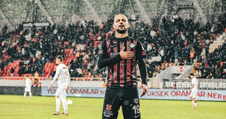 Coşqunun komandasına 1 qol bəs etdi
