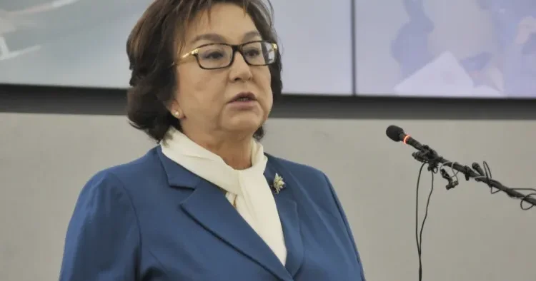 Valideynlər uşaqlara təzyiq göstərməməlidir