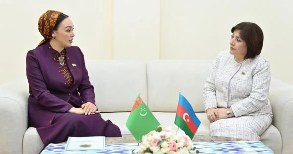 Sahibə Qafarova Buxarada Türkmənistan Məclisinin sədri ilə görüşüb