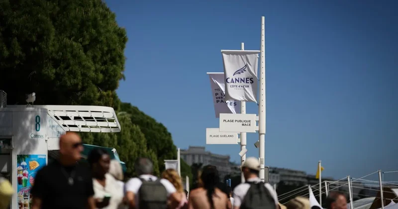 Ziyafət zamanı döşəmə çökdü Kino ulduzları təxliyə olundular