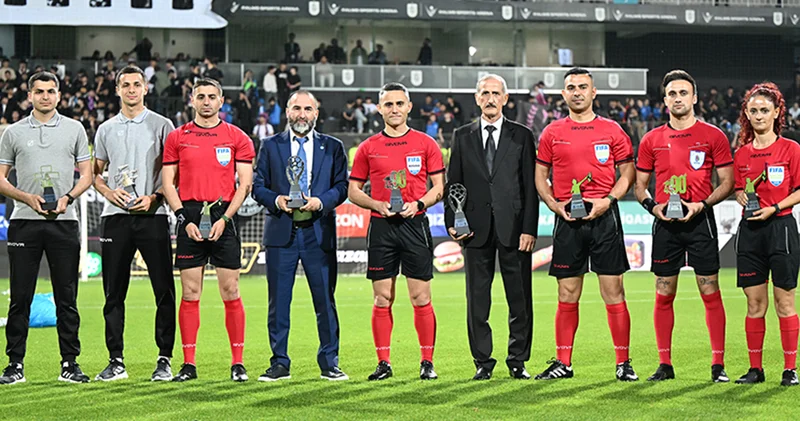 Finalın hakimləri və rəsmi şəxsləri də mükafat aldı