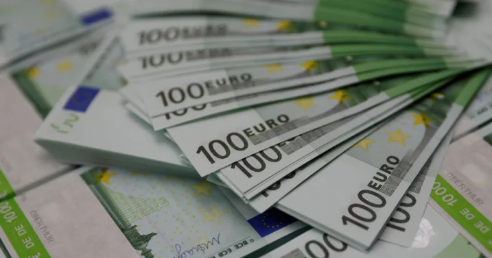 Yaxın Şərqdəki münaqişələr səbəbindən Aİ nin enerji xərcləri 35 milyard avro artıb