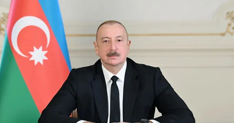 Ильхам Алиев поздравляет...