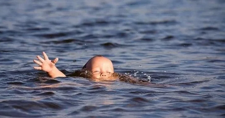 На пляже в Бильгя утонул ребёнок