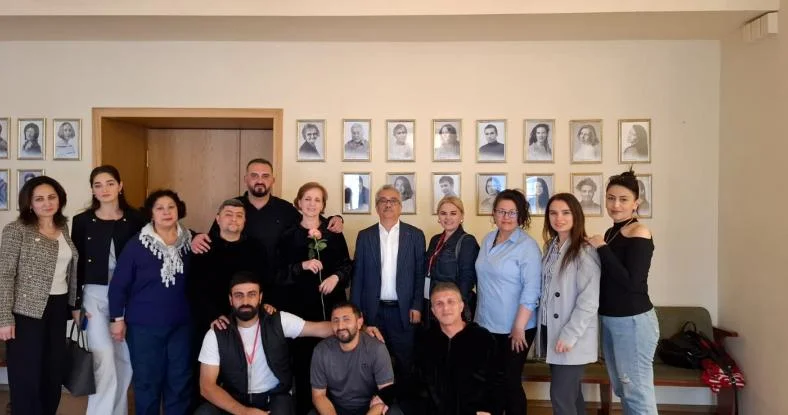 İnnab ağacı premyerasını Sankt Peterburq səhnəsində etdi