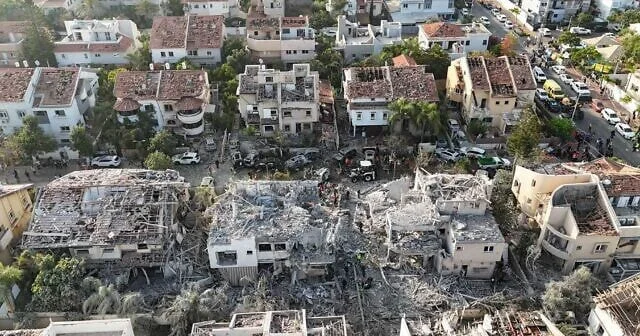İranın İsrailə raket hücumundan sonra Rişon Leziona dəyən ziyanın dron görüntüləri yayılıb FOTO