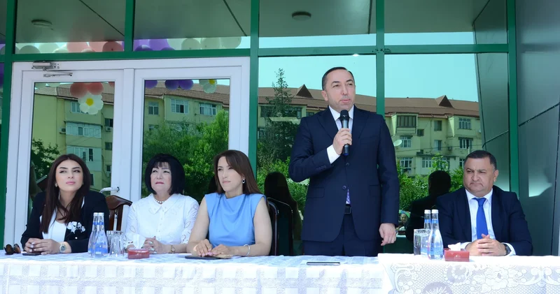 Sumqayıt şəhər Bələdiyyəsinin sədri imkanları məhdud uşaqlar üçün xüsusi ümumtəhsil məktəbində keçirilən Məzun Günü ndə iştirak edib