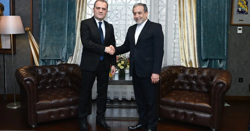 Ceyhun Bayramov iranlı həmkarı ilə hücumları MÜZAKİRƏ ETDİ
